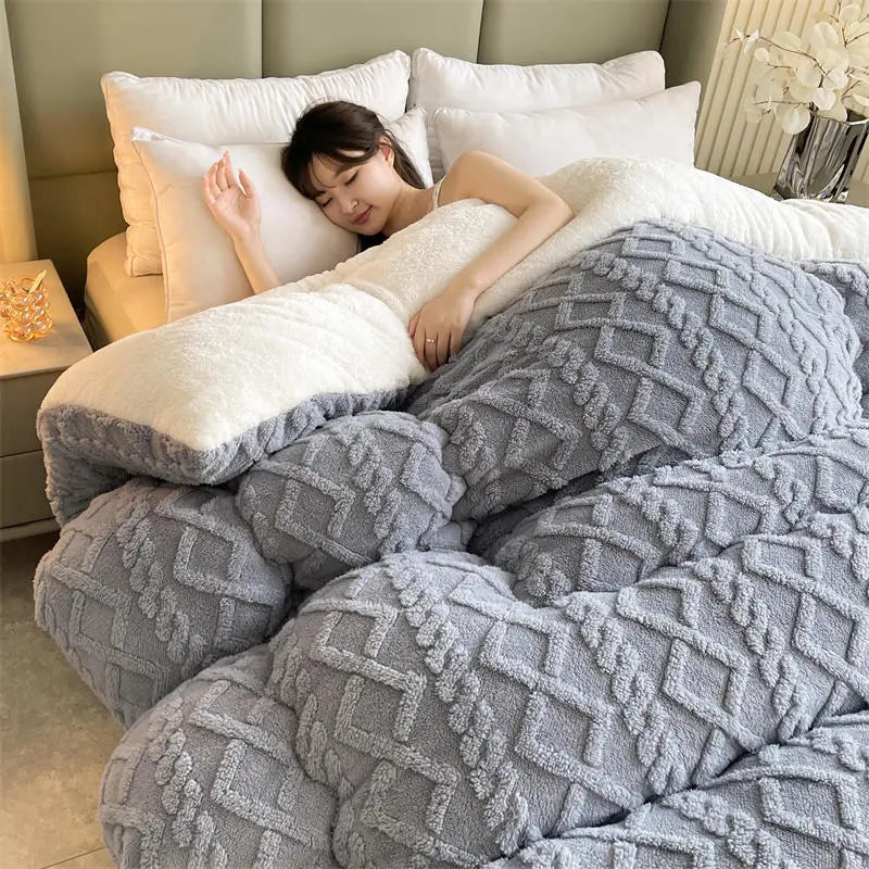 Weighted Blanket in Tafu Velvet & Artificial Lamb Cashmere